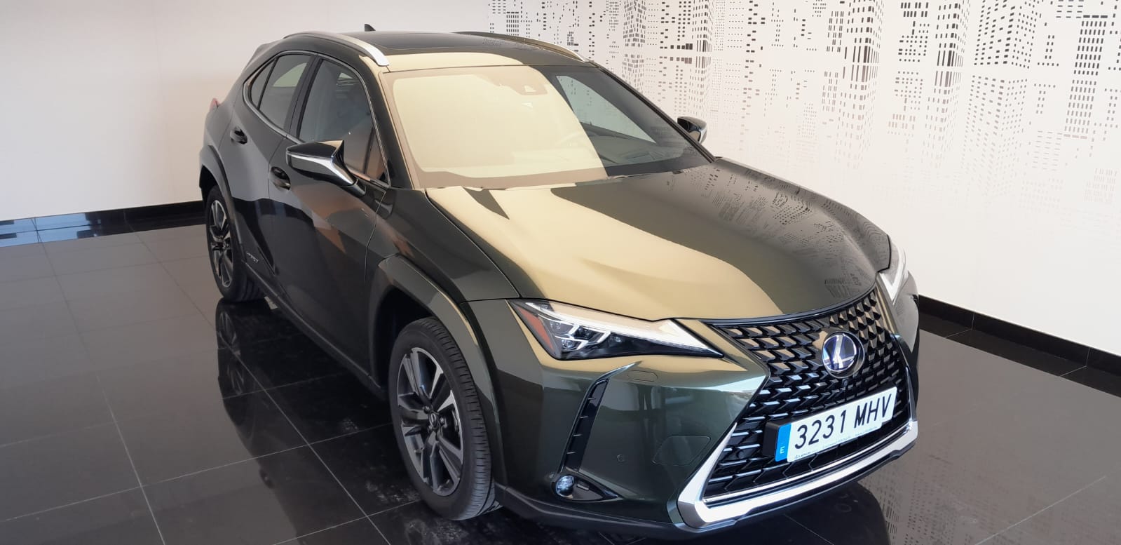 LEXUS UX250H LUXURY (K1)